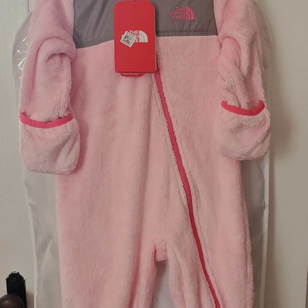 The NorthFace Osito snowsuit - Picture 2 of 5